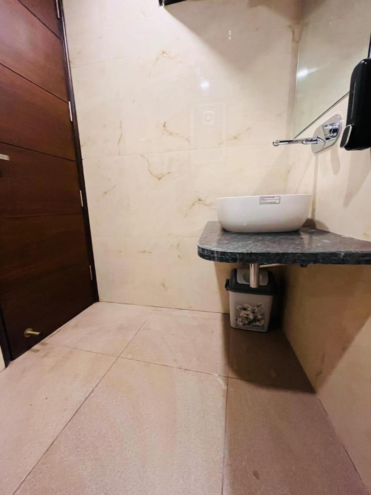 Frankstay By Hotel Mayfair Newly Built - New Delhi Extérieur photo